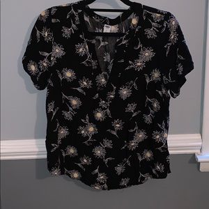 Old navy black,white,and Yellow flowered shirt